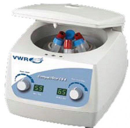Stolní univerzální centrifuga CompactStar CS4 Laboratorn&iacute; centrifuga CompactStar CS 4 m&aacute; kompaktn&iacute; design vhodn&yacute; pro z&aacute;kladn&iacute; separaci v &scaron;irok&eacute; &scaron;k&aacute;le aplikac&iacute;.&nbsp; 3000 &ndash; 6500 ot&aacute;ček/min (4000 x g)dod&aacute;v&aacute;na kompletně s rotorem pro 6 x 15 ml zkumavky a setem adapt&eacute;rů &ndash; využit&iacute; pro 13 typů zkumavekfunkce ShortSpin pro rychl&eacute; a pohodln&eacute; st&aacute;čen&iacute; nebo časovač s možnost&iacute; i kontinu&aacute;ln&iacute;ho provozubezpečnostn&iacute; z&aacute;mek v&iacute;ka zabraňuj&iacute;c&iacute; otevřen&iacute; při centrifugacidigit&aacute;ln&iacute; zobrazen&iacute; rychlosti a času